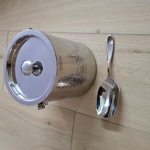 Hammered Silver Insulated Ice Bucket with Lid and Scoop